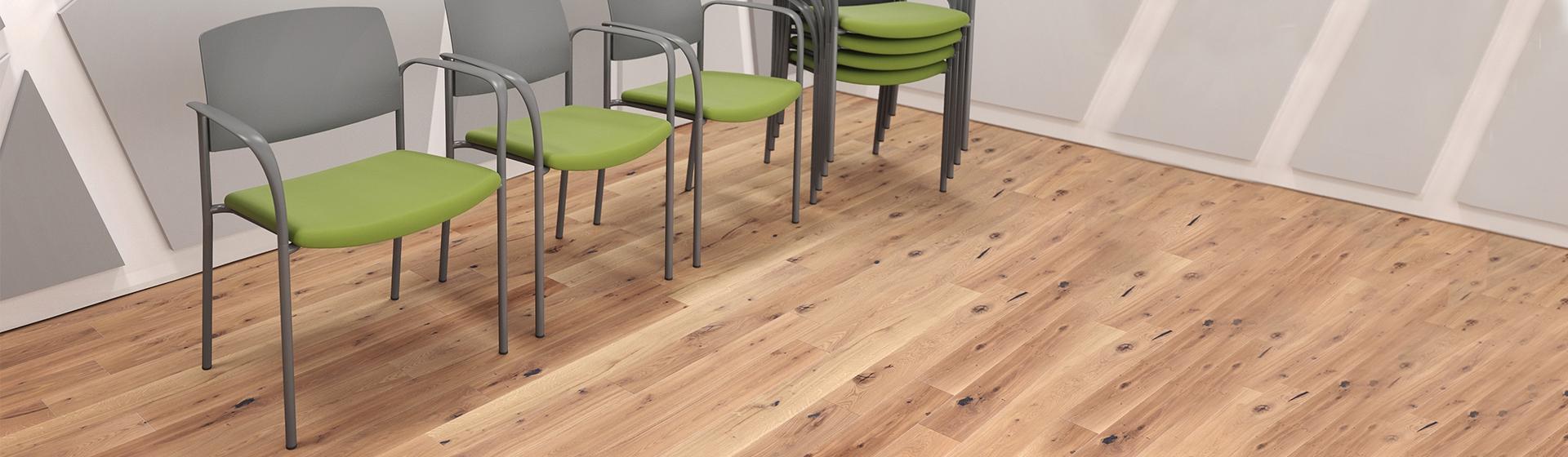 Urban with upholstered seat and plastic back