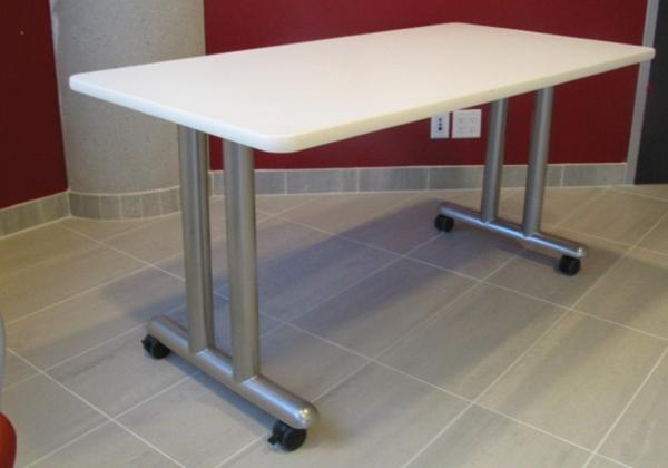 Tubular table with rectangle top